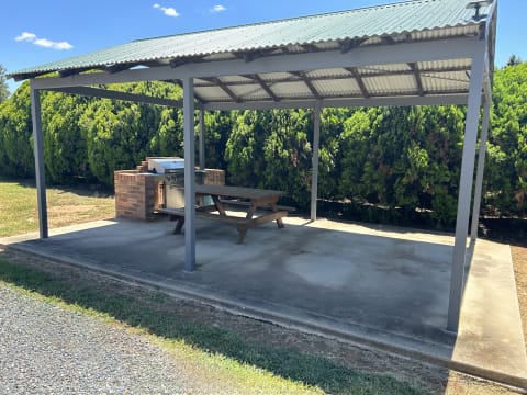 A WELL PRESENTED MOTEL BUSINESS READY FOR FURTHER GROWTH - 521ML