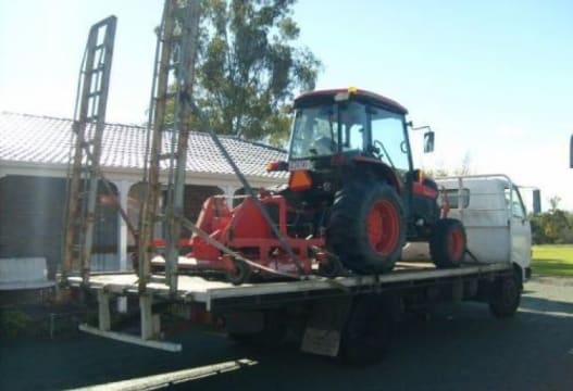 EXCAVATION BUSINESS WITH EXCELLENT EQUIPMENT - BE QUICK, HAS BEEN PRICED TO SELL