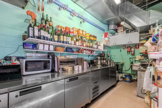 Well-Established Café with Liquor Licence – Prime East End CBD