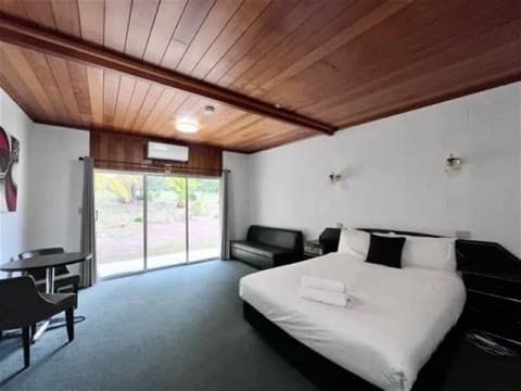 Leasehold  Motel with Restaurant in Tourism Hotspot Halls Gap