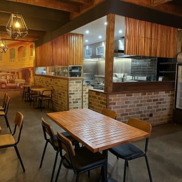 Thai Restaurant in Busy Shopping Centre – High Growth Potential