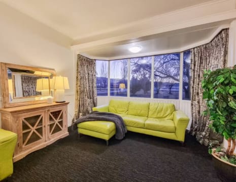 Massive price reduction! High Yield for Owner-Operator - 4 months work per year | Resort Brokers ...