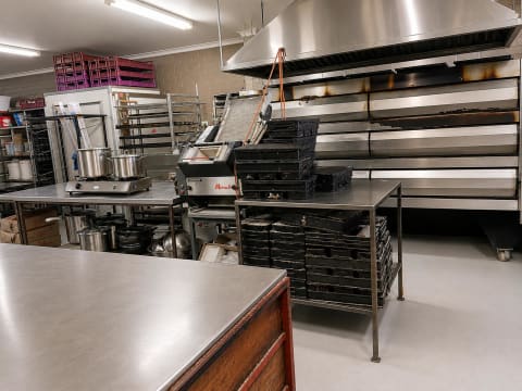 No Ingoing Opportunity Cafe Bakery Do Your Own Business Rent $350+gst+og weekly New Lease