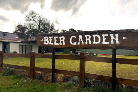 FREEHOLD VACANT POSSESSION - Blighty Hotel, NSW - 1P0436
