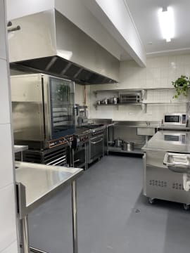 Ypmstrienoroqzzhcqo8