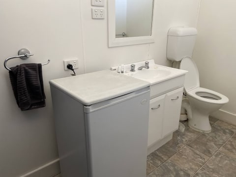 IDEAL FIRST TIME LEASEHOLD OPPORTUNITY - 2397ML