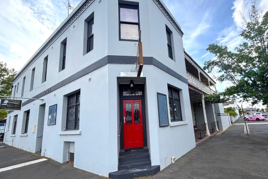 FOR SALE BY EXPRESSION OF INTEREST - Supreme Court Hotel, Maryborough - 1P0563