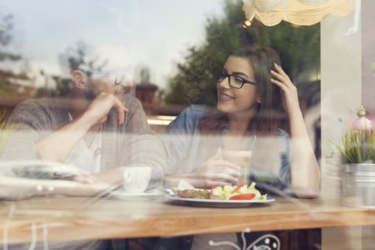 Well-known Specialty Cafe *Takings $10,000 pw *3 Bedroom dwelling [2210281]