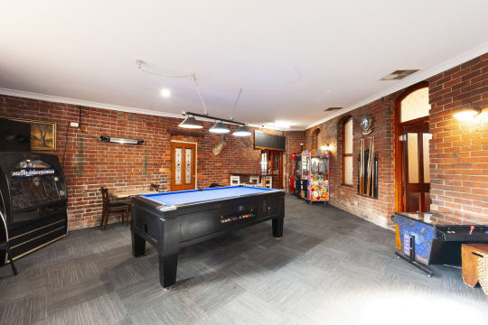 LEASEHOLD - Violet Town Hotel, VIC - 1P0532