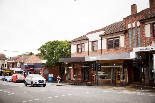 IVANHOE EAST OPPORTUNITY - OPEN TO OFFERS!