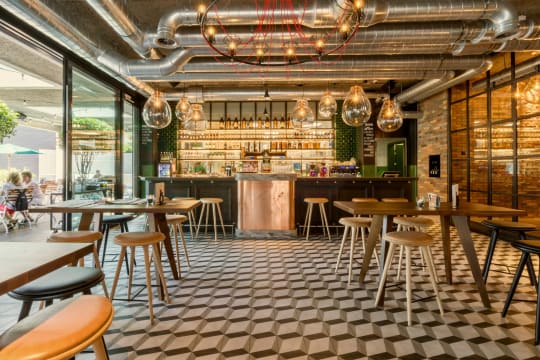 WIWO: Full Liquor License & Function Restaurant [2508071ed]