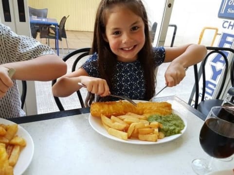 Very busy take away shop, made to make money. Lot of cash !!