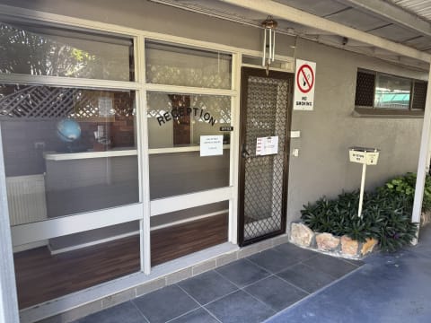 Mid NSW Coastal City - Freehold Motel and Workers’ Hostel - Renovation Dream - 1950MF