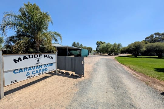 Post Office Hotel & Caravan Park