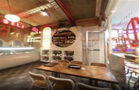 Shop front in the heart of Lt. Collins st with a general liquor licence