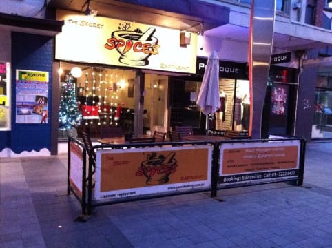 FULLY LICENCED RESTAURANT - TOP LOCATION - ESTABLISHED 9 YEARS!