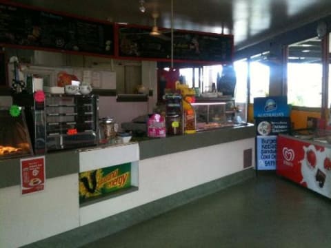 GREAT CAFE / TAKEAWAY FOR SALE IN GOOD SHOPPING COMPLEX