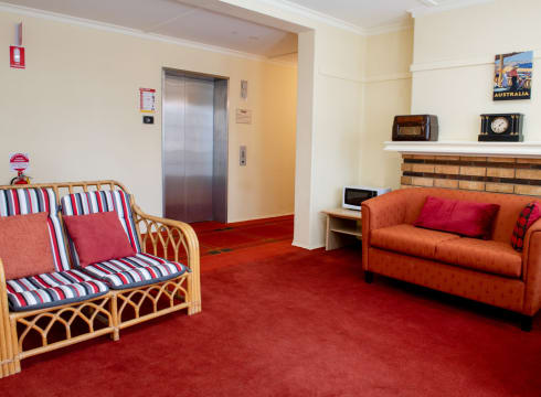 REDUCED, OWERS WANT IT SOLD, ALL OFFERS PRESENTED - 2908MF
