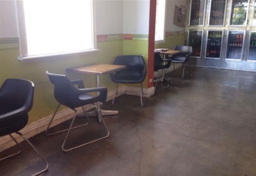 CHICKEN ON QUEENS - SUCCESSFUL TAKEAWAY - HIGH TURNOVER