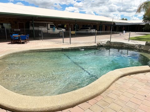 MODERN WESTERN QLD LEASEHOLD MOTEL OPPORTUNITY - 1941ML