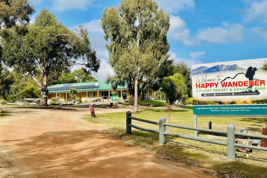 Vendor Says Sell! - Happy Wanderer Holiday Resort