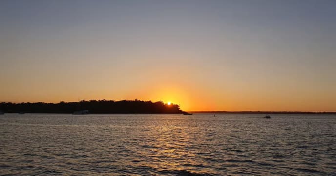 Houseboat business - Noosa Lifestyle