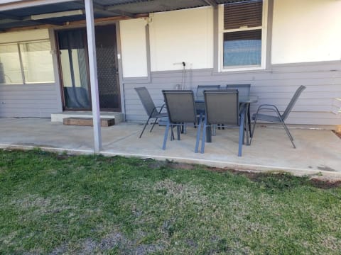 SECURE LEASE, BOOMING AREA AND MAKING MONEY WITH DEVELOPMENT HAPPENING IN AREA  - 89ML