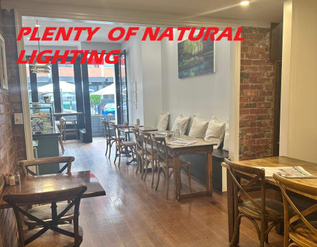 Beautiful Cafe or Restaurant that has it all.