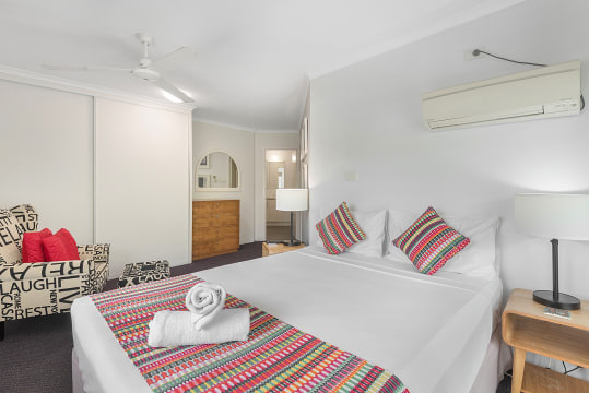 Coastal Lifestyle & Strong Returns – Port Douglas Holiday Business - ID 8506