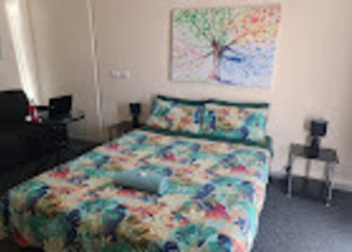 24 Room Leasehold  Motel for Sale – Wentworth. NSW $ 550,000