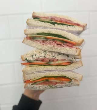 6 Day Café | Chapel Street, Windsor | Fully Managed | Low Rent
