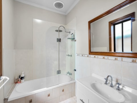 Road House General Store LPO Freehold 3BR Home Block size 2668m2, T/O FY25 $1.5mill+