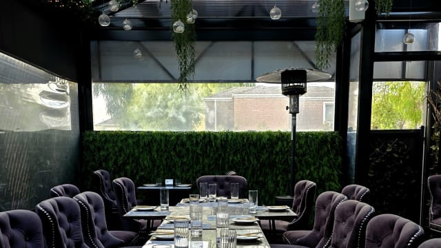 Refined Restaurant and Cocktail Bar – Balwyn, Melbourne, VIC