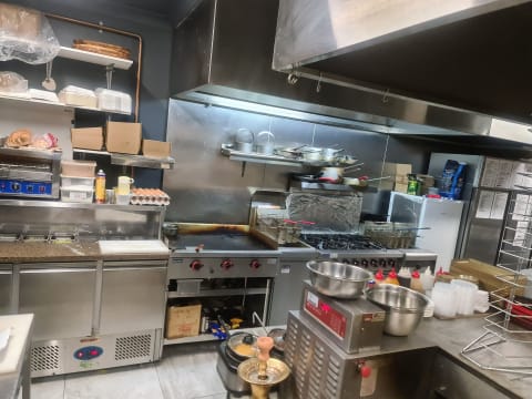 AD'S CAFE BURGER BAR & MIX GRILL - EXCELLENT OPPORTUNITY FOR NEW PURCHASER