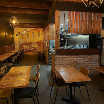 Thai Restaurant in Busy Shopping Centre – High Growth Potential