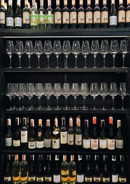PREMIUM LIQUOR BUSINESS – CONFIDENTIAL SALE
$32,000 APPROX. WEEKLY TAKINGS | LOW RENT | LONG LEAS...