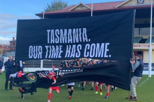 Profitable Football Banner Manuf. Business - SE Melbourne