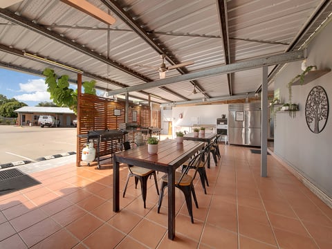 LEASEHOLD MOTEL OPPORTUNITY - BILOELA, QLD - 2702ML