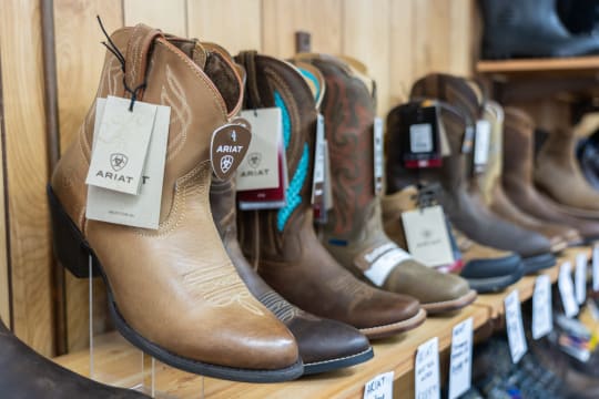 ATTWOODS SHOE STORE - HIGH END SHOE STORE - PLUS OUTLET