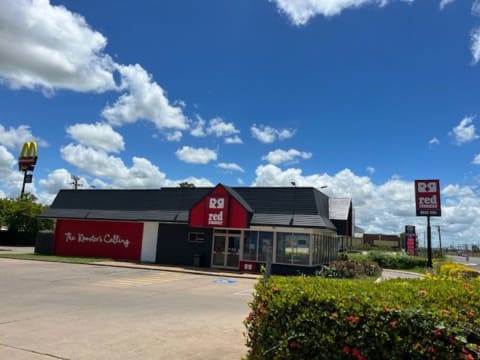 RED ROOSTER FRANCHISE BLACKWATER $750,000 PLUS SAV