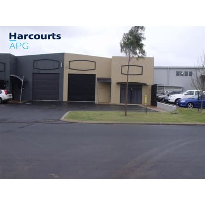 366m2 Industrial Shed/Workshop