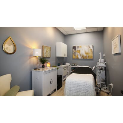 Own A Phenix Salon Suites Franchise