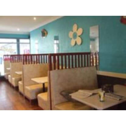 CAFE/TAKEAWAY - seating for 20 + another 50 alfresco.