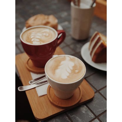 CAFÉ -  TAKING $25,000PW.  3.30PM CLOSE.   HUGE EXPOSURE.   FULLY UPDATED & REFURBISHED
