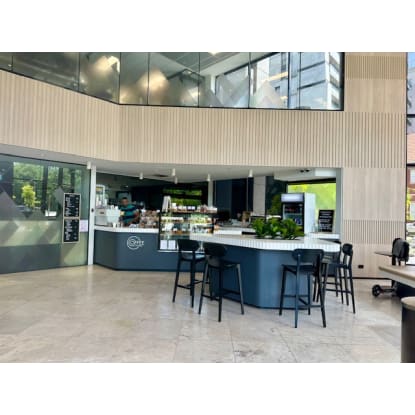 ​COFFEE KIOSK - NO COOKING - 5 DAYS. CHEAP RENT. BRAND NEW CONDITION ​.   90%TAKE AWAY