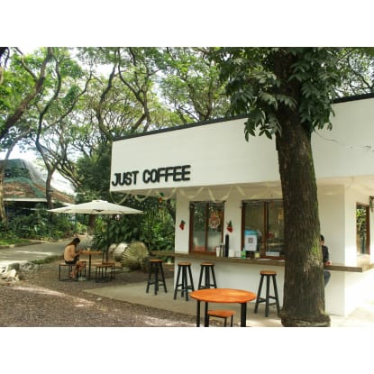 A stunning licensed Restaurant is For Sale in Mona Vale