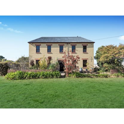 Magnificent Water Views Character Heritage Building 7BR Ensuite, Home or Business Choice is Yours