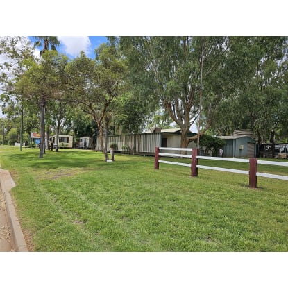 MONEY MAKER, EXCEPTIONAL LIFESTYLE WITH INCOME - 1036CPF