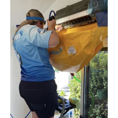 Mobile Services Business Cleaning Air Conditioners across the Gold Coast