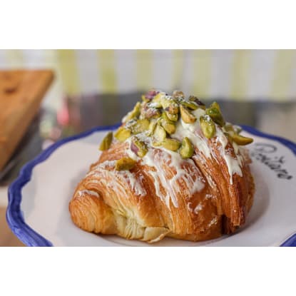 BEAUTIFUL CAFE FOR SALE | PROMINENT CORNER | MAS199